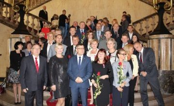 Wojewoda Śląski Jarosław Wieczorek, Zarząd i odznaczeni pracownicy MPWiK w Piekarach Śląskich Sp. z o.o.