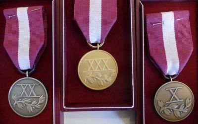 Wręczanie medalu (1)