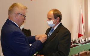Wręczanie medalu (3)