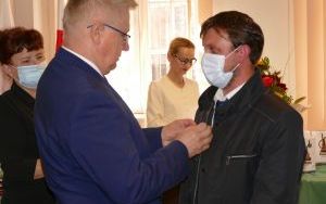 Wręczanie medalu (1)